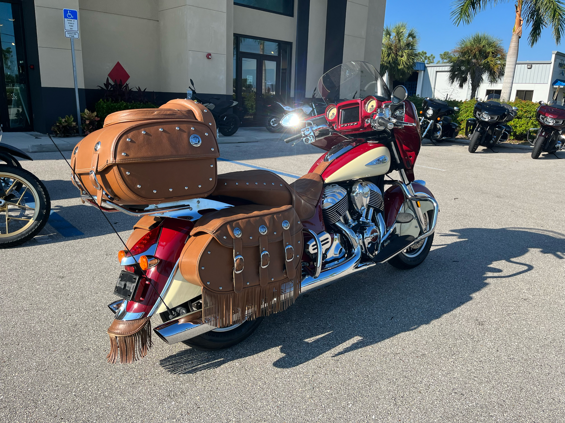 2017 Indian Motorcycle Roadmaster® Classic in Fort Myers, Florida - Photo 3