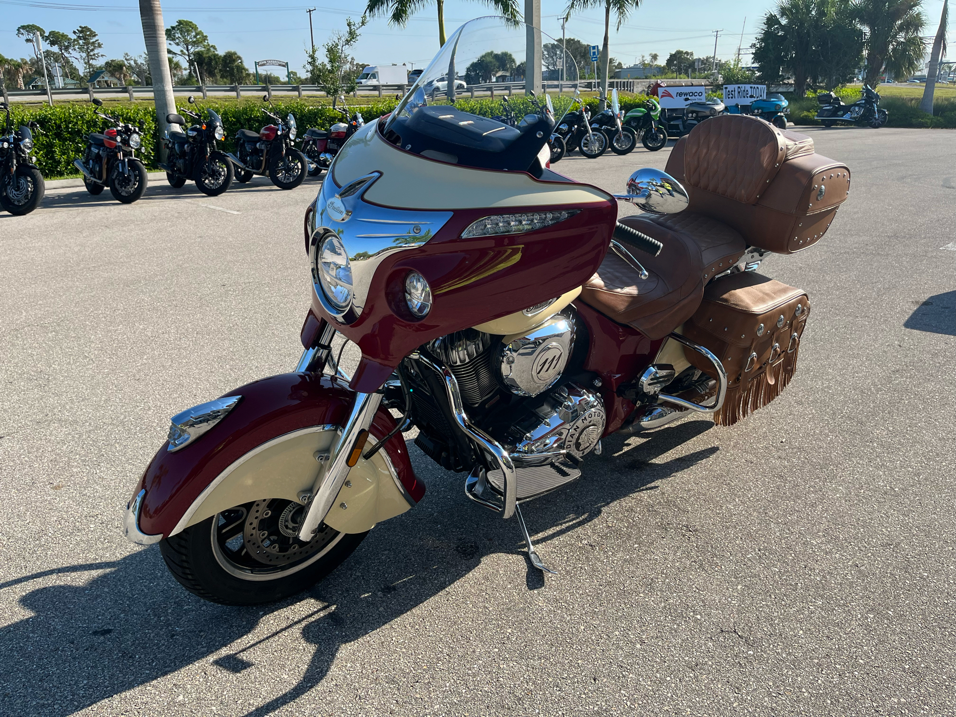 2017 Indian Motorcycle Roadmaster® Classic in Fort Myers, Florida - Photo 7
