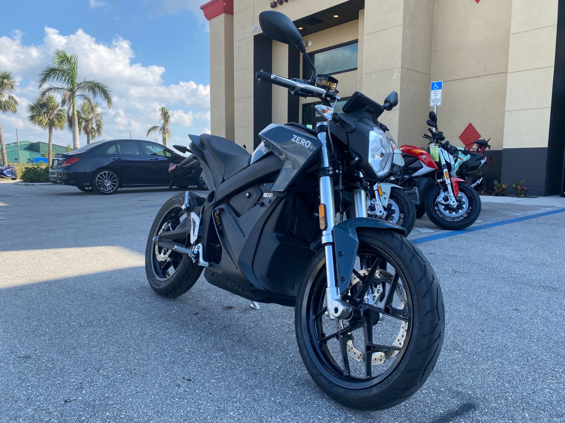2023 Zero Motorcycles S ZF7.2 in Fort Myers, Florida - Photo 9