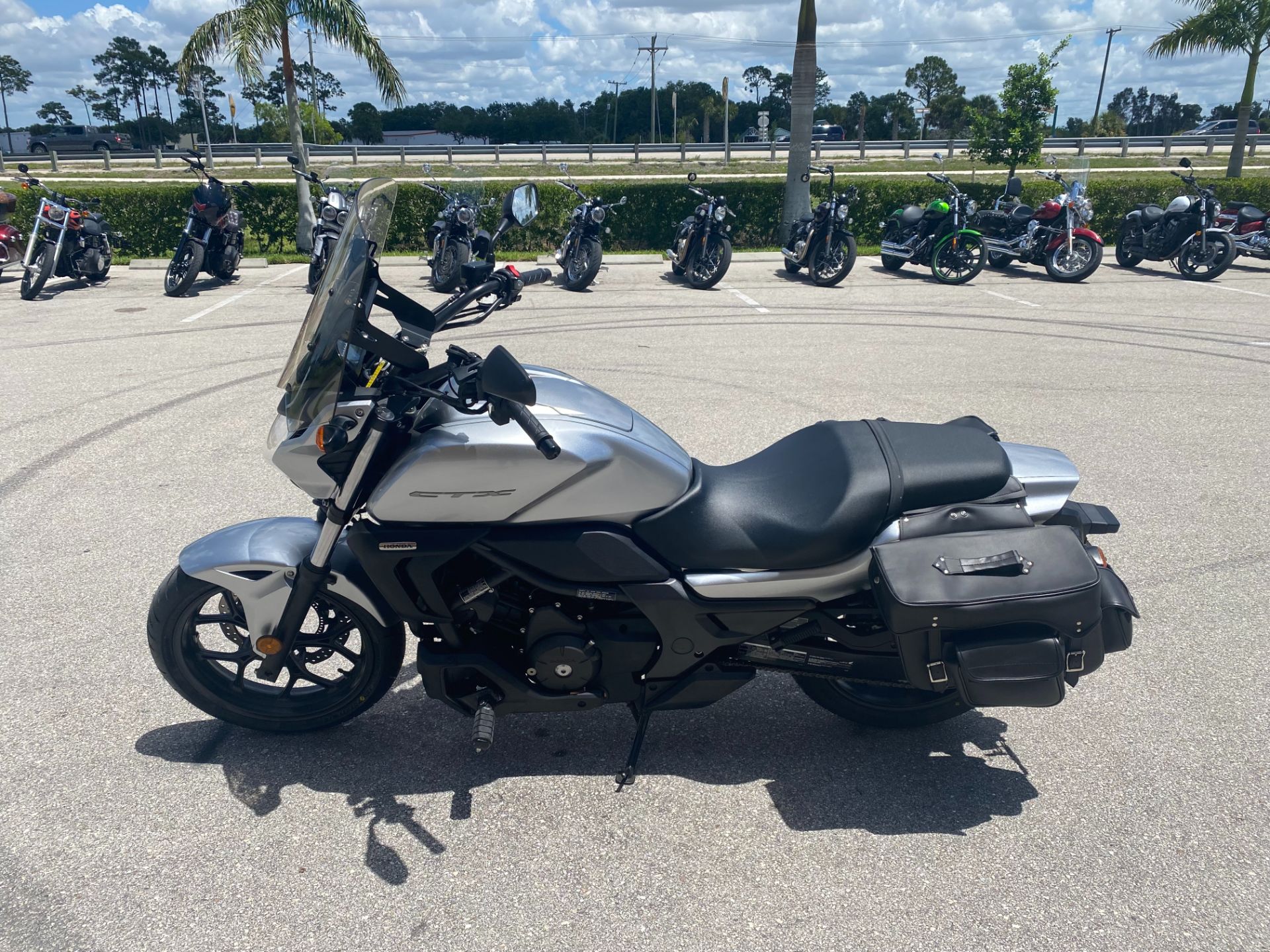 2015 Honda CTX®700N DCT ABS in Fort Myers, Florida - Photo 6