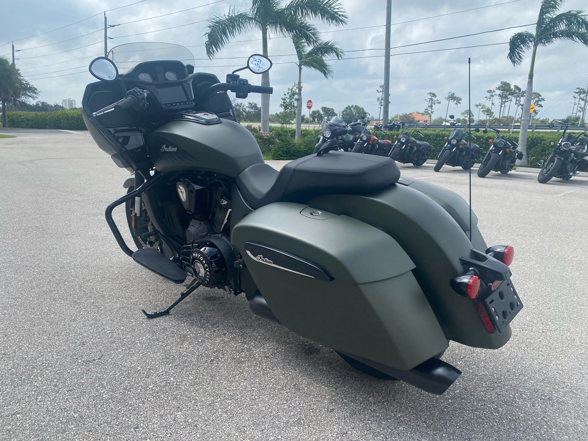 2023 Indian Motorcycle Challenger® Dark Horse® Icon in Fort Myers, Florida - Photo 5