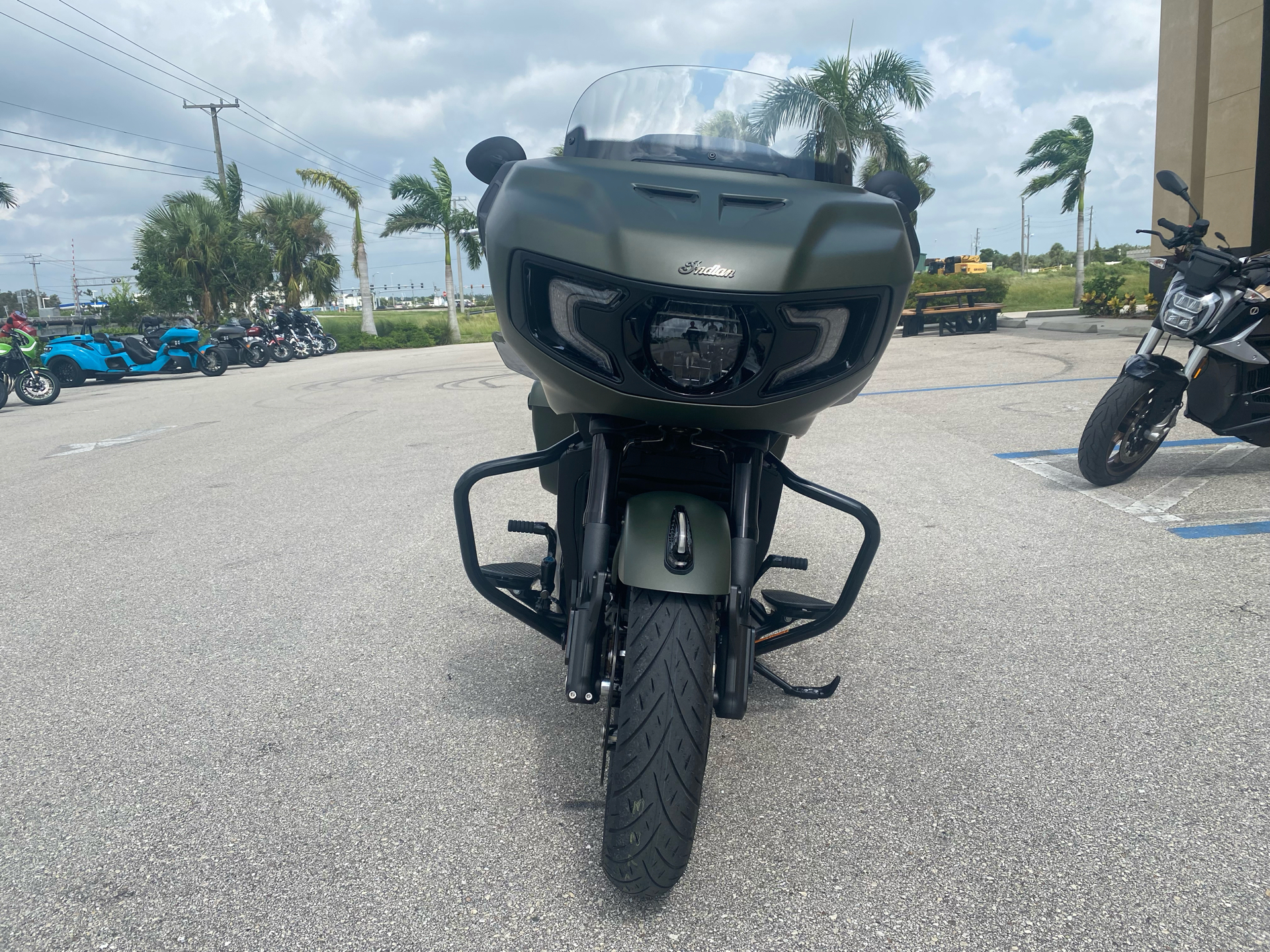 2023 Indian Motorcycle Challenger® Dark Horse® Icon in Fort Myers, Florida - Photo 8