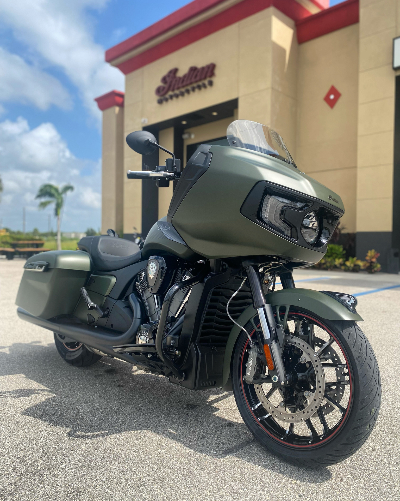 2023 Indian Motorcycle Challenger® Dark Horse® Icon in Fort Myers, Florida - Photo 10