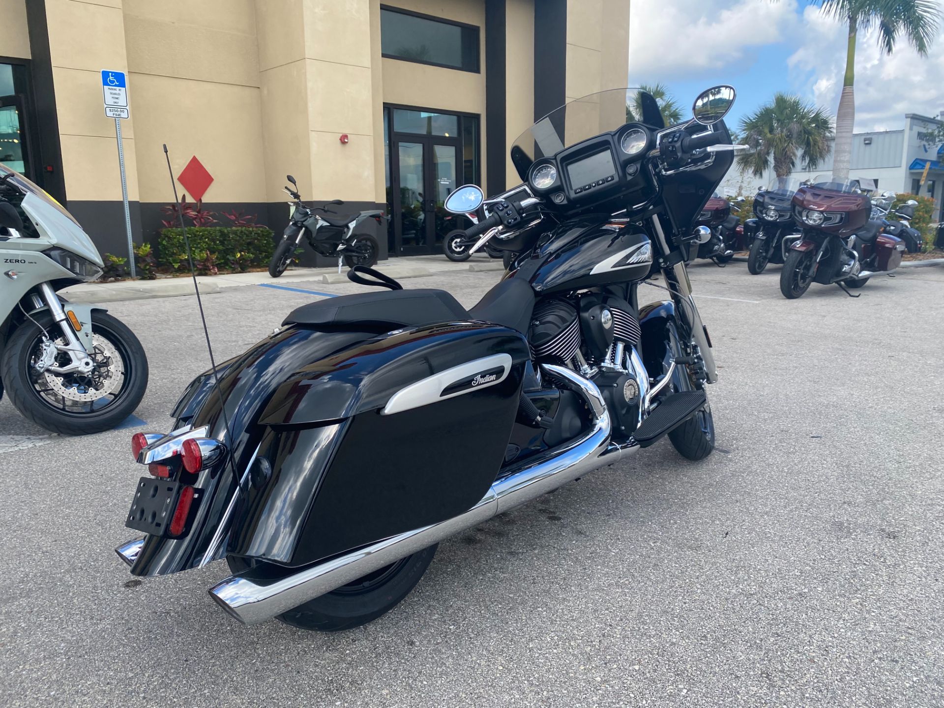 2023 Indian Motorcycle Chieftain® in Fort Myers, Florida - Photo 3