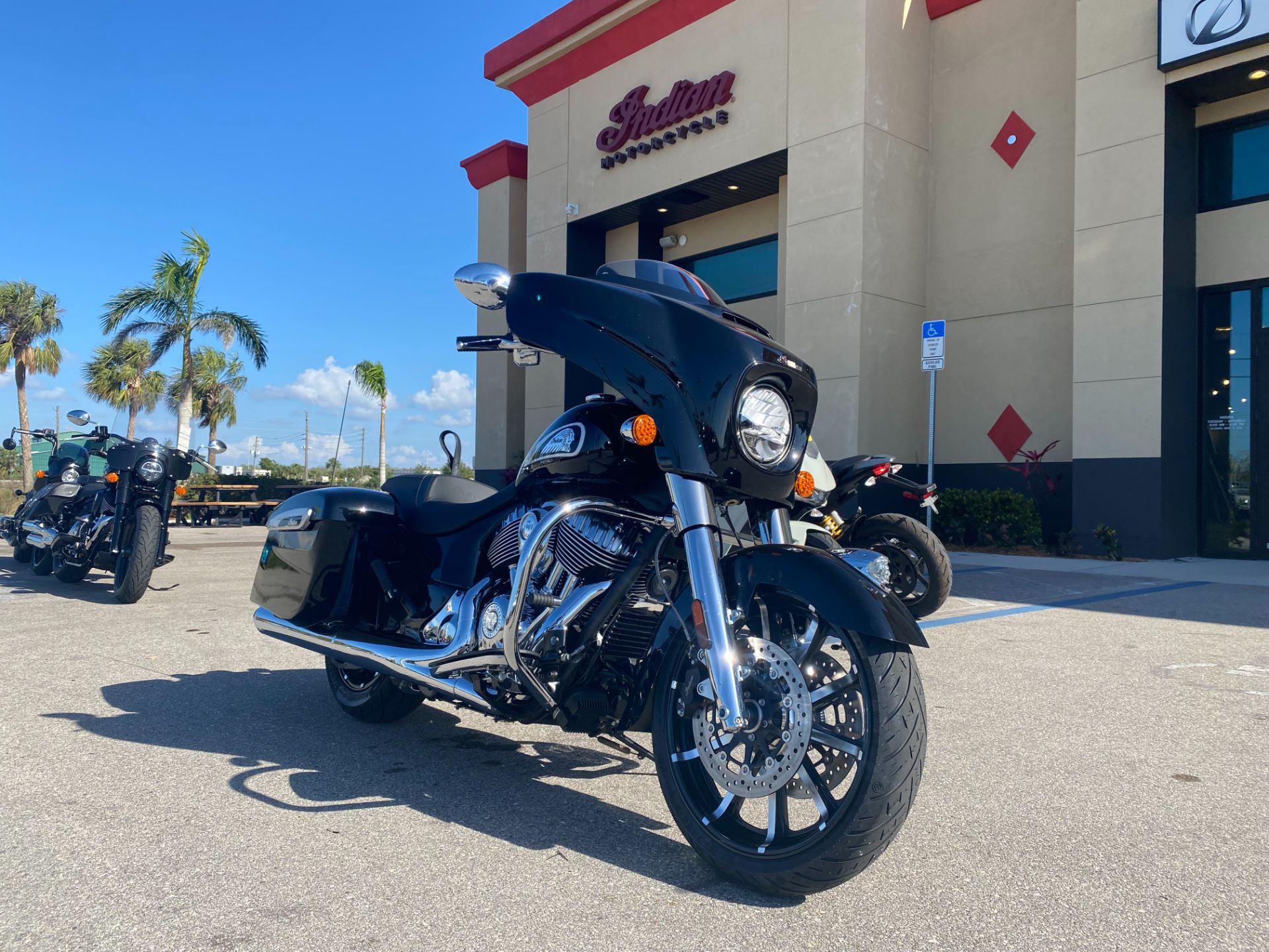 2023 Indian Motorcycle Chieftain® Limited in Fort Myers, Florida - Photo 9