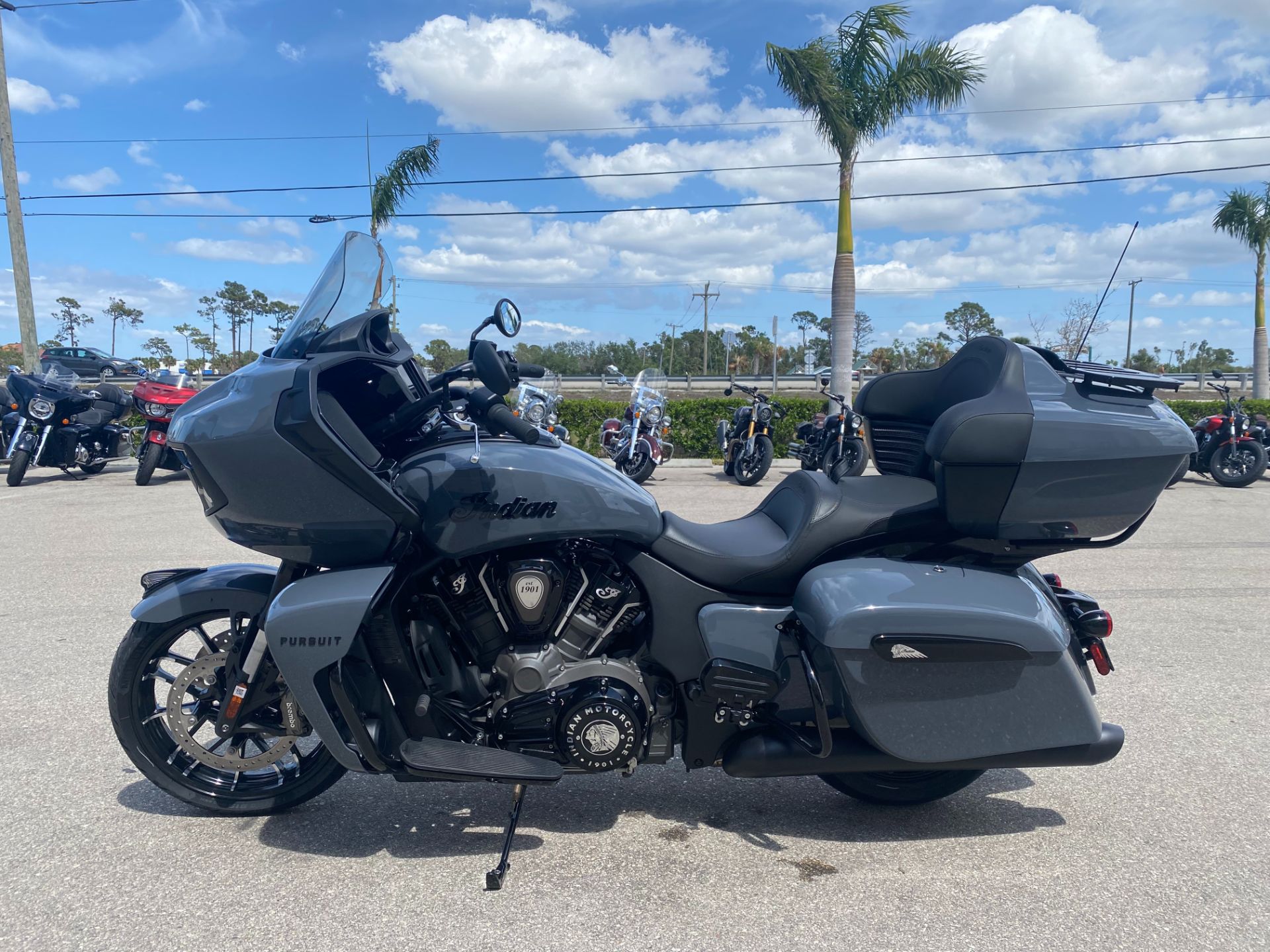 2023 Indian Motorcycle Pursuit® Dark Horse® in Fort Myers, Florida - Photo 6