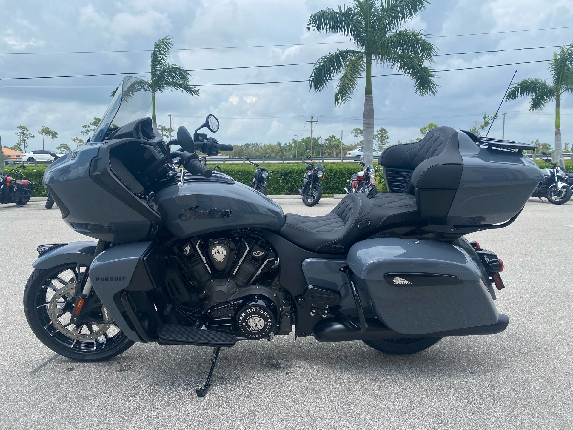 2023 Indian Motorcycle Pursuit® Dark Horse® with Premium Package in Fort Myers, Florida - Photo 6