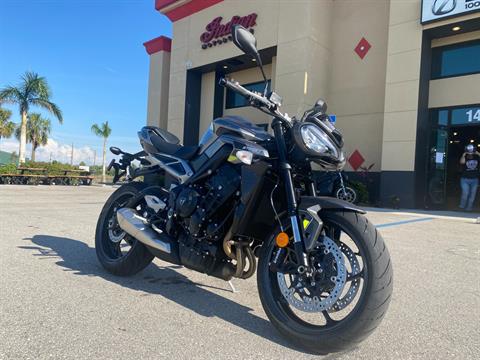2024 Triumph Street Triple 765 R in Fort Myers, Florida - Photo 9