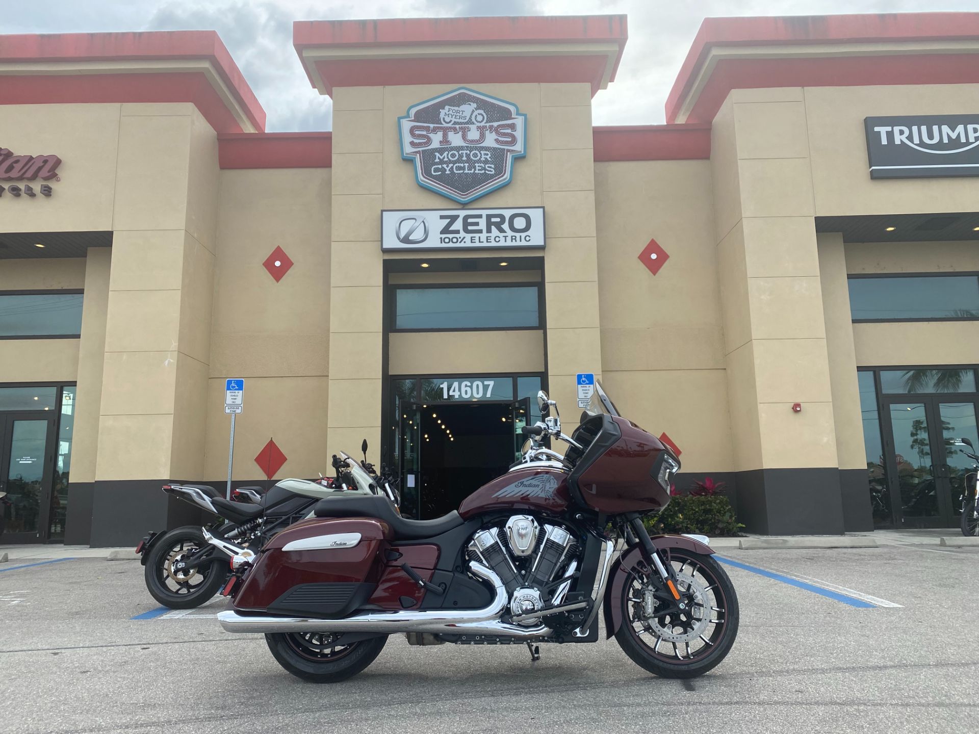 2022 Indian Motorcycle Challenger® Limited in Fort Myers, Florida - Photo 1