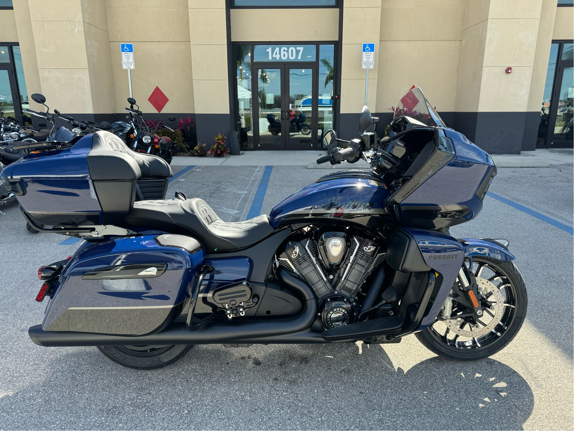 2024 Indian Motorcycle Pursuit® Dark Horse® with PowerBand Audio Package in Fort Myers, Florida - Photo 2