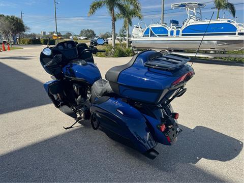 2024 Indian Motorcycle Pursuit® Dark Horse® with PowerBand Audio Package in Fort Myers, Florida - Photo 5