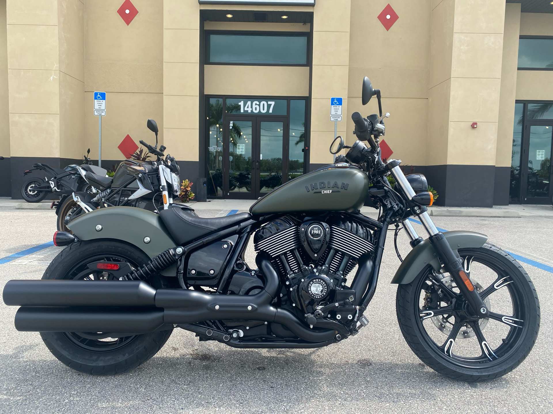 2023 Indian Motorcycle Chief Dark Horse® in Fort Myers, Florida - Photo 2