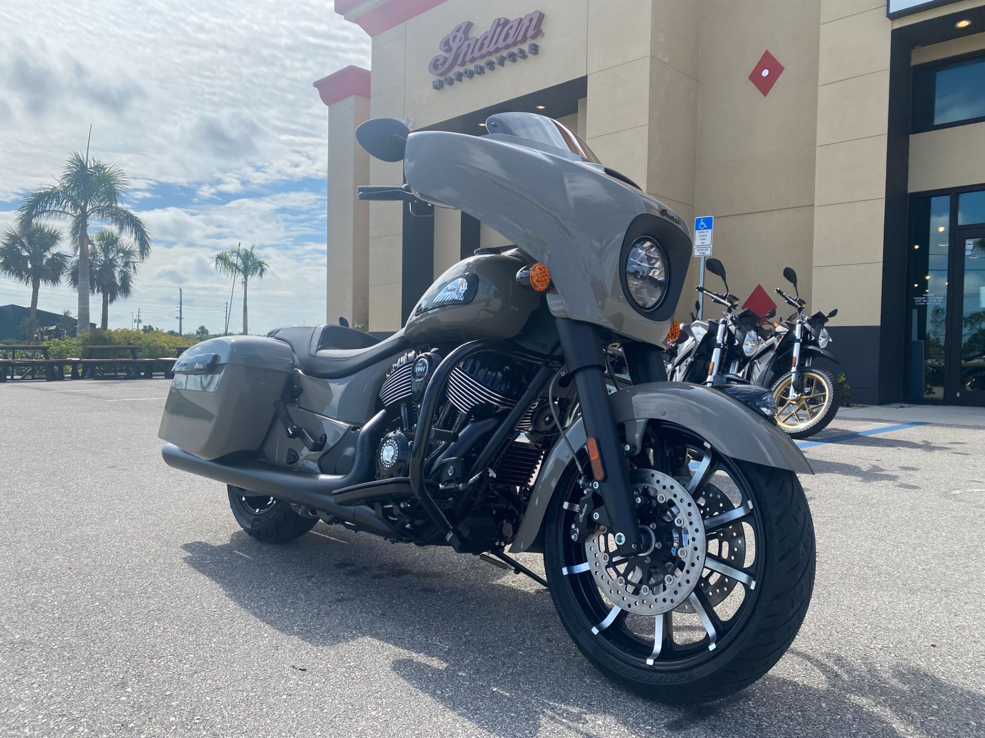 2023 Indian Motorcycle Chieftain® Dark Horse® in Fort Myers, Florida - Photo 9