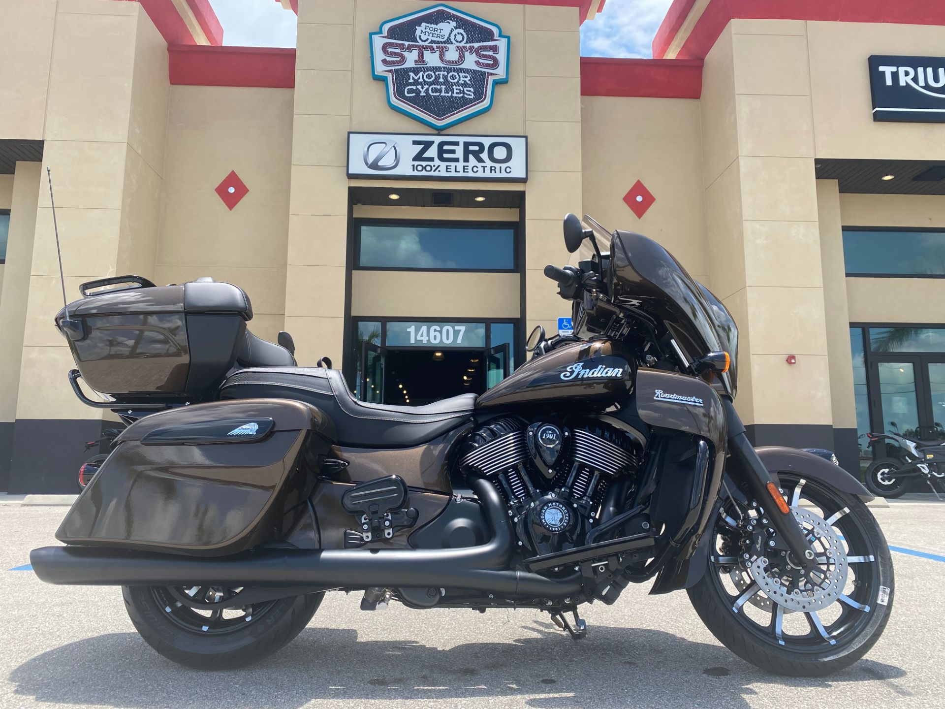 2023 Indian Motorcycle Roadmaster® Dark Horse® in Fort Myers, Florida - Photo 1