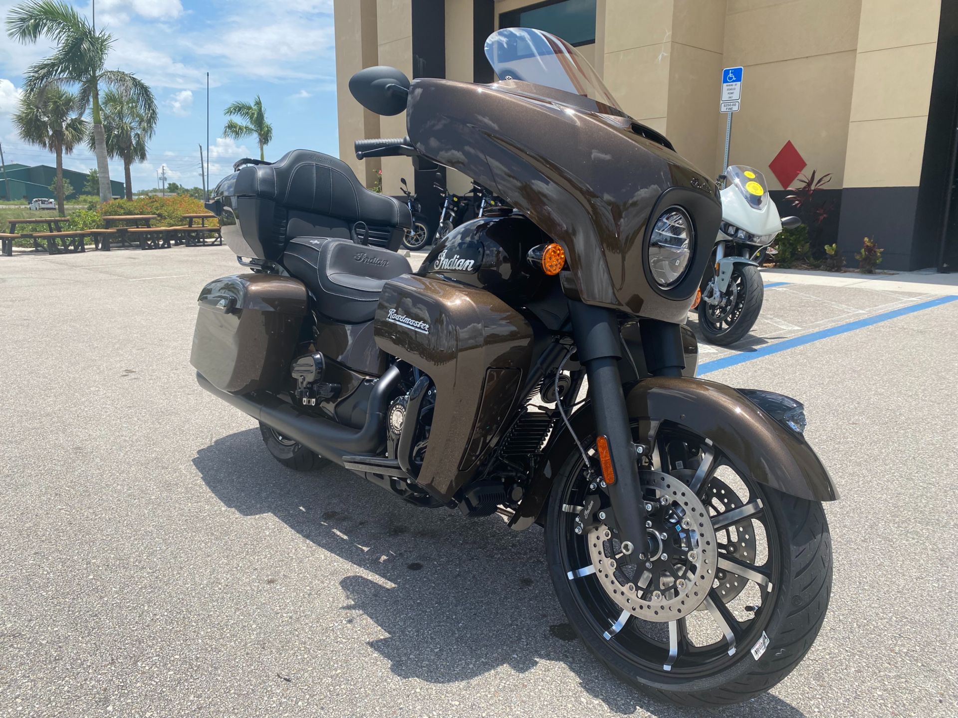 2023 Indian Motorcycle Roadmaster® Dark Horse® in Fort Myers, Florida - Photo 9
