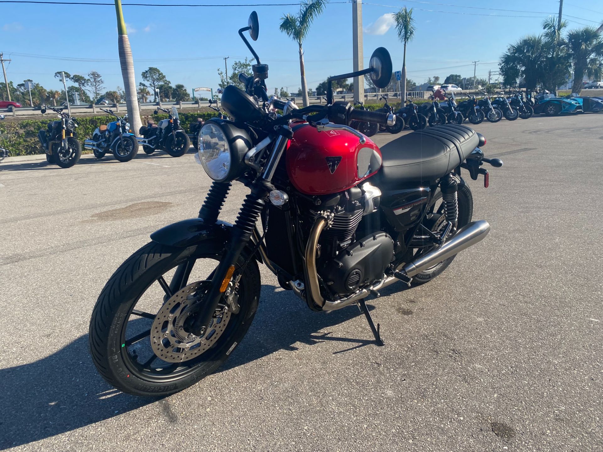 2023 Triumph Speed Twin 900 Chrome Edition in Fort Myers, Florida - Photo 7