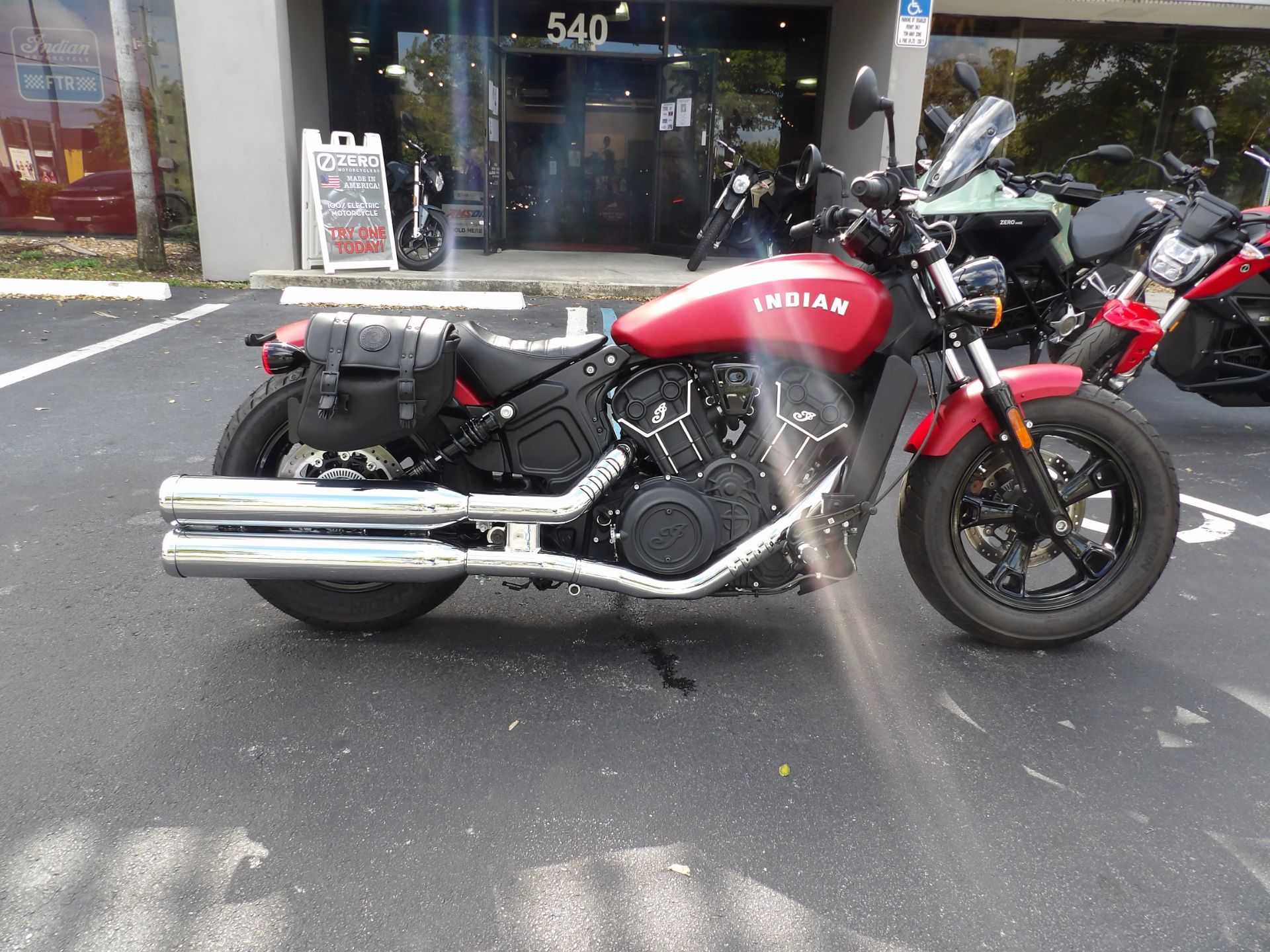 2022 Indian Motorcycle Scout® Bobber Sixty ABS in Fort Lauderdale, Florida - Photo 2
