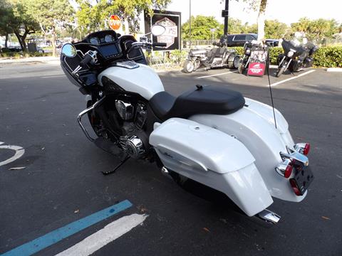 2024 Indian Motorcycle Challenger® Limited in Fort Lauderdale, Florida - Photo 5