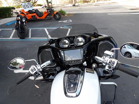 2024 Indian Motorcycle Challenger® Limited in Fort Lauderdale, Florida - Photo 10