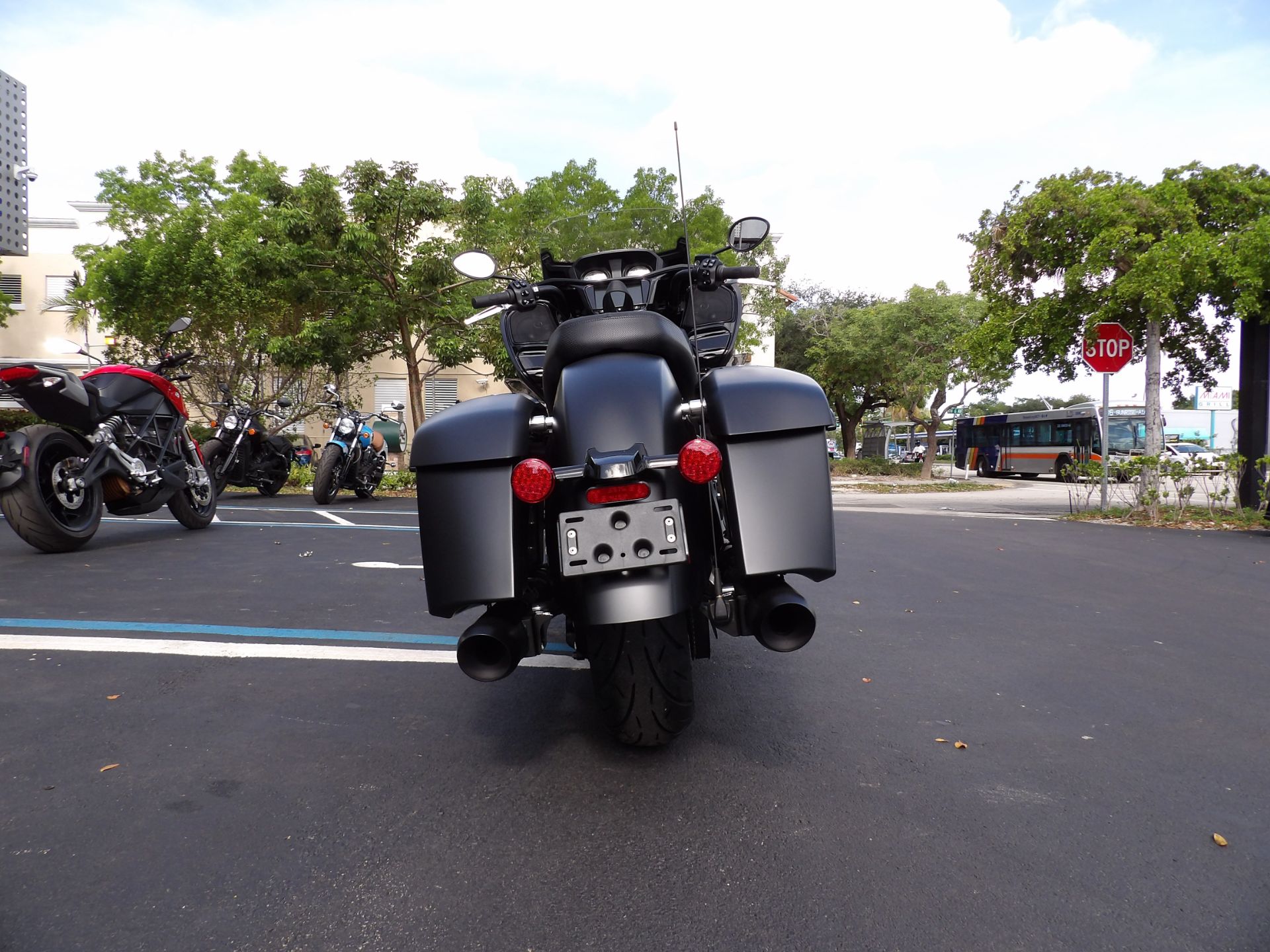 2023 Indian Motorcycle Challenger® Dark Horse® in Fort Lauderdale, Florida - Photo 4