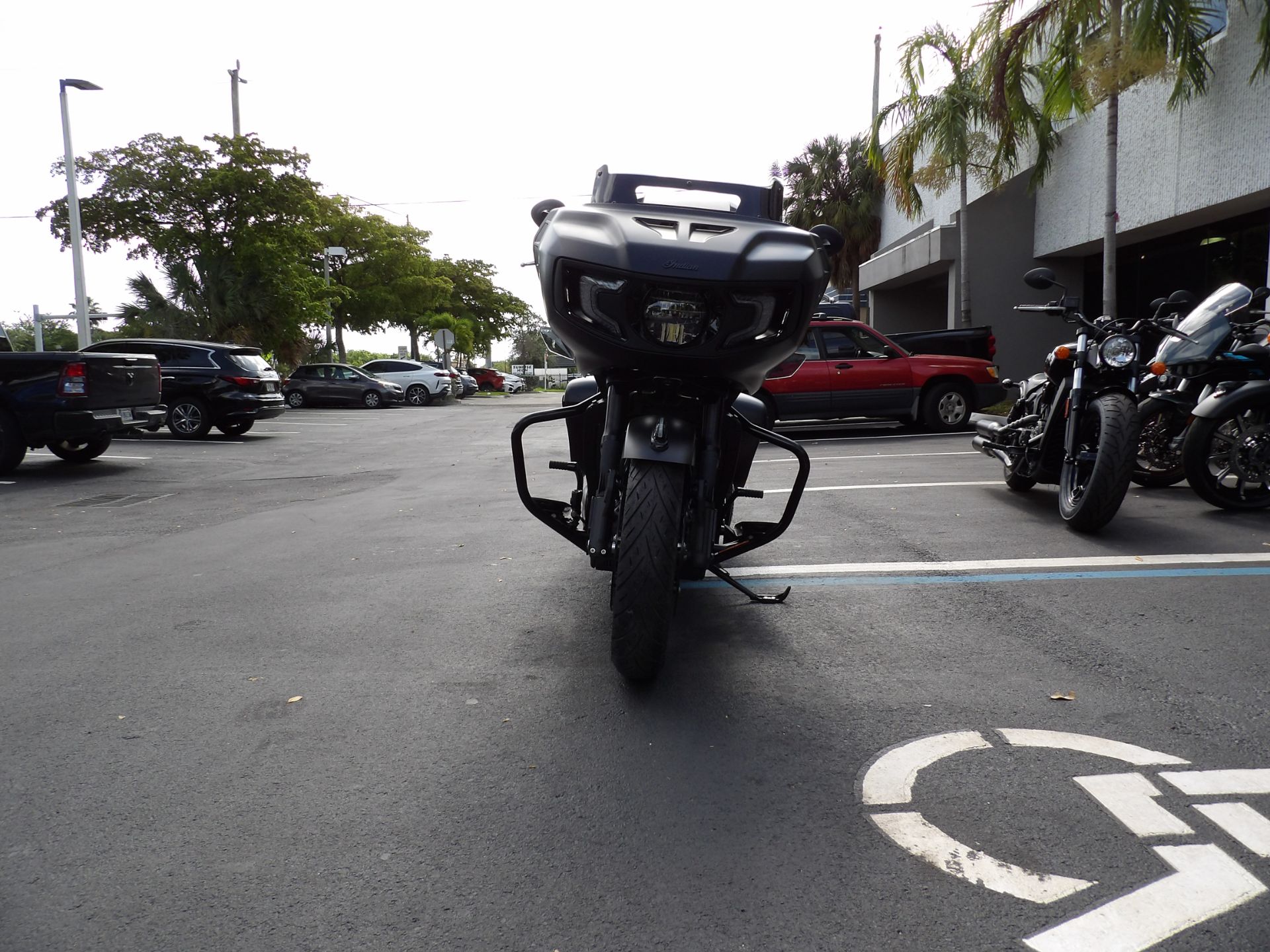 2023 Indian Motorcycle Challenger® Dark Horse® in Fort Lauderdale, Florida - Photo 8
