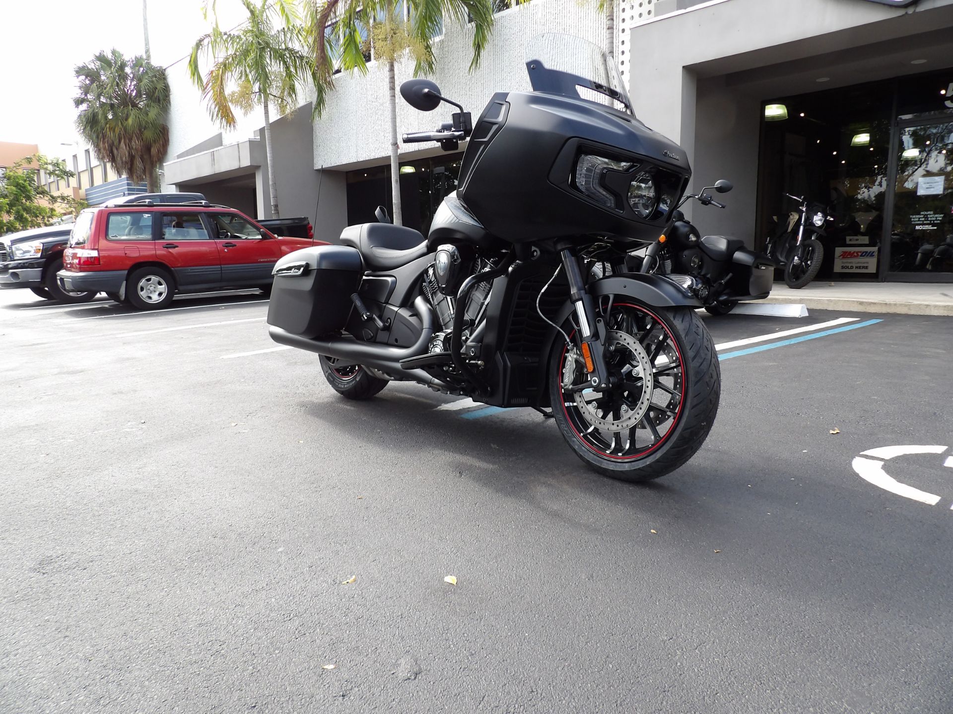 2023 Indian Motorcycle Challenger® Dark Horse® in Fort Lauderdale, Florida - Photo 9