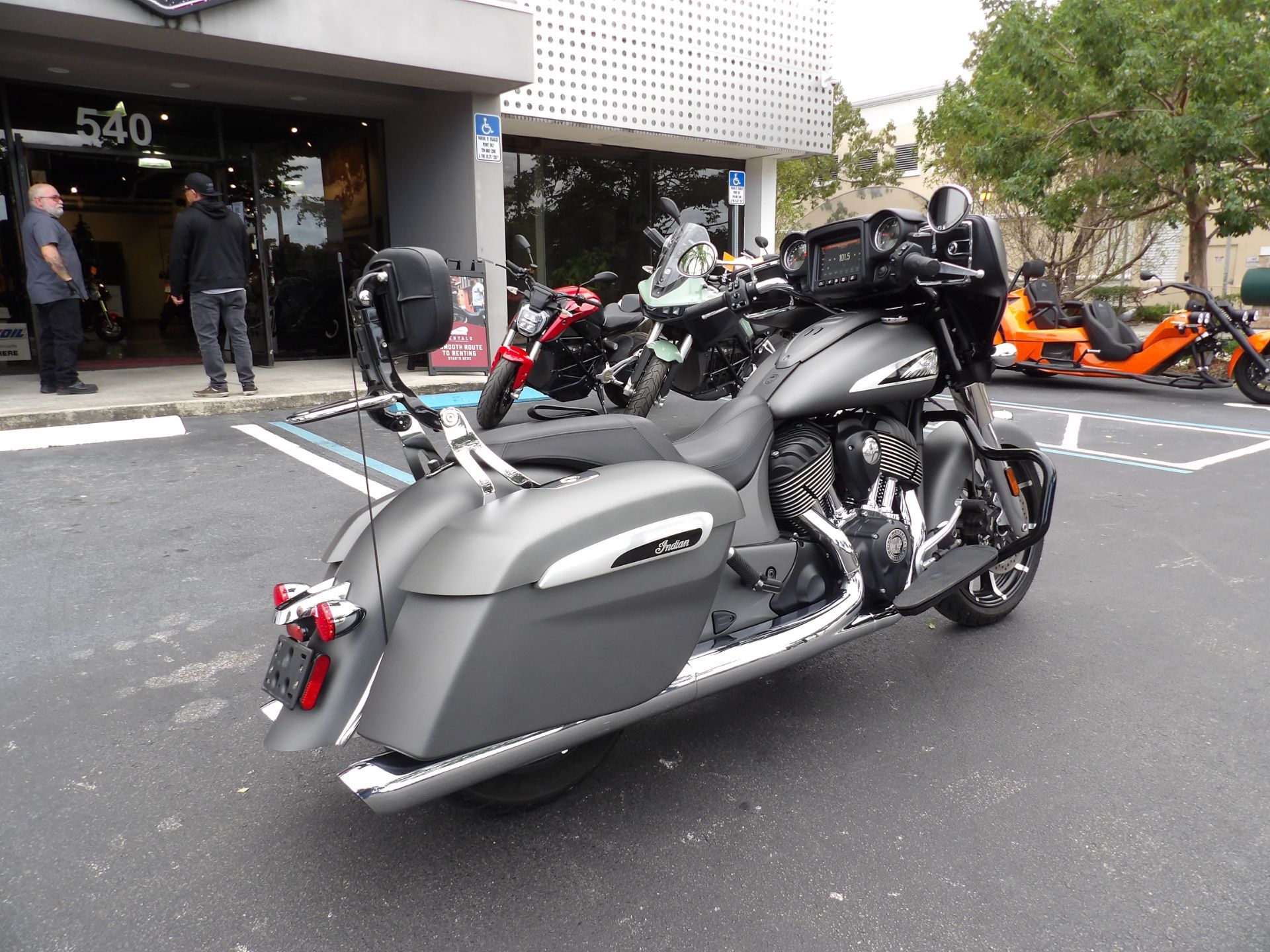 2020 Indian Motorcycle Chieftain® in Fort Lauderdale, Florida - Photo 3