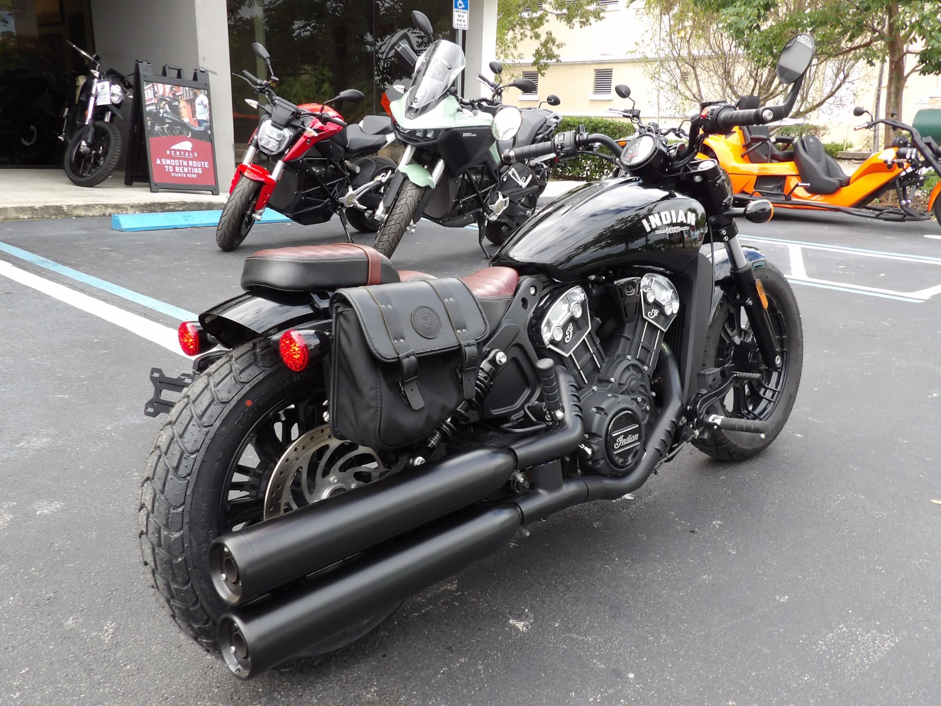 2018 Indian Motorcycle Scout® Bobber in Fort Lauderdale, Florida - Photo 3