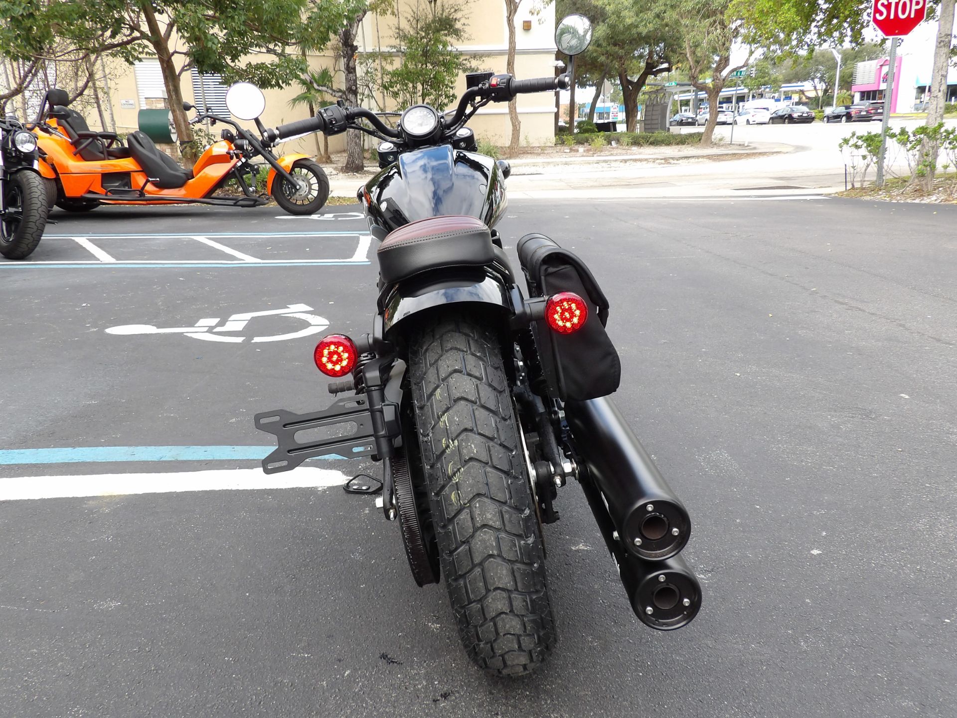 2018 Indian Motorcycle Scout® Bobber in Fort Lauderdale, Florida - Photo 4