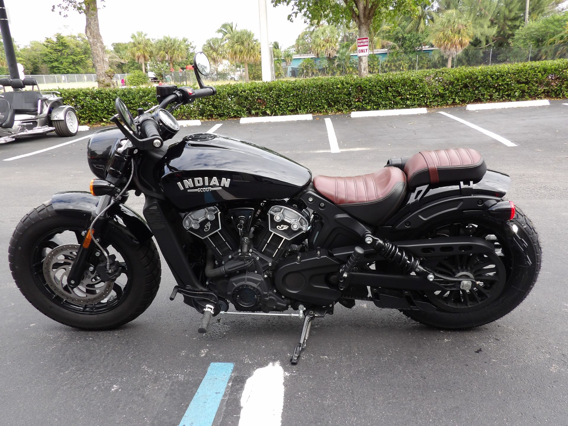 2018 Indian Motorcycle Scout® Bobber in Fort Lauderdale, Florida - Photo 6