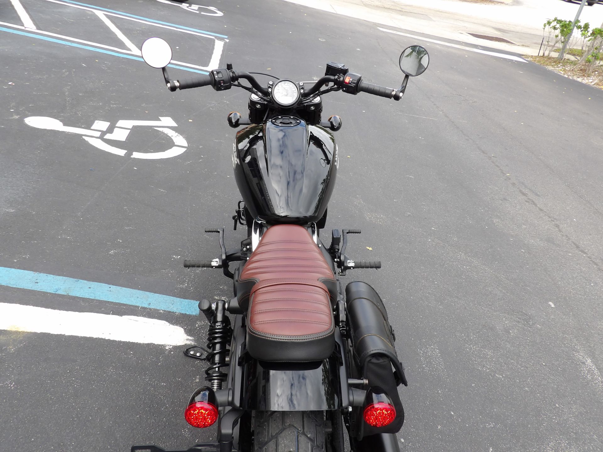 2018 Indian Motorcycle Scout® Bobber in Fort Lauderdale, Florida - Photo 11