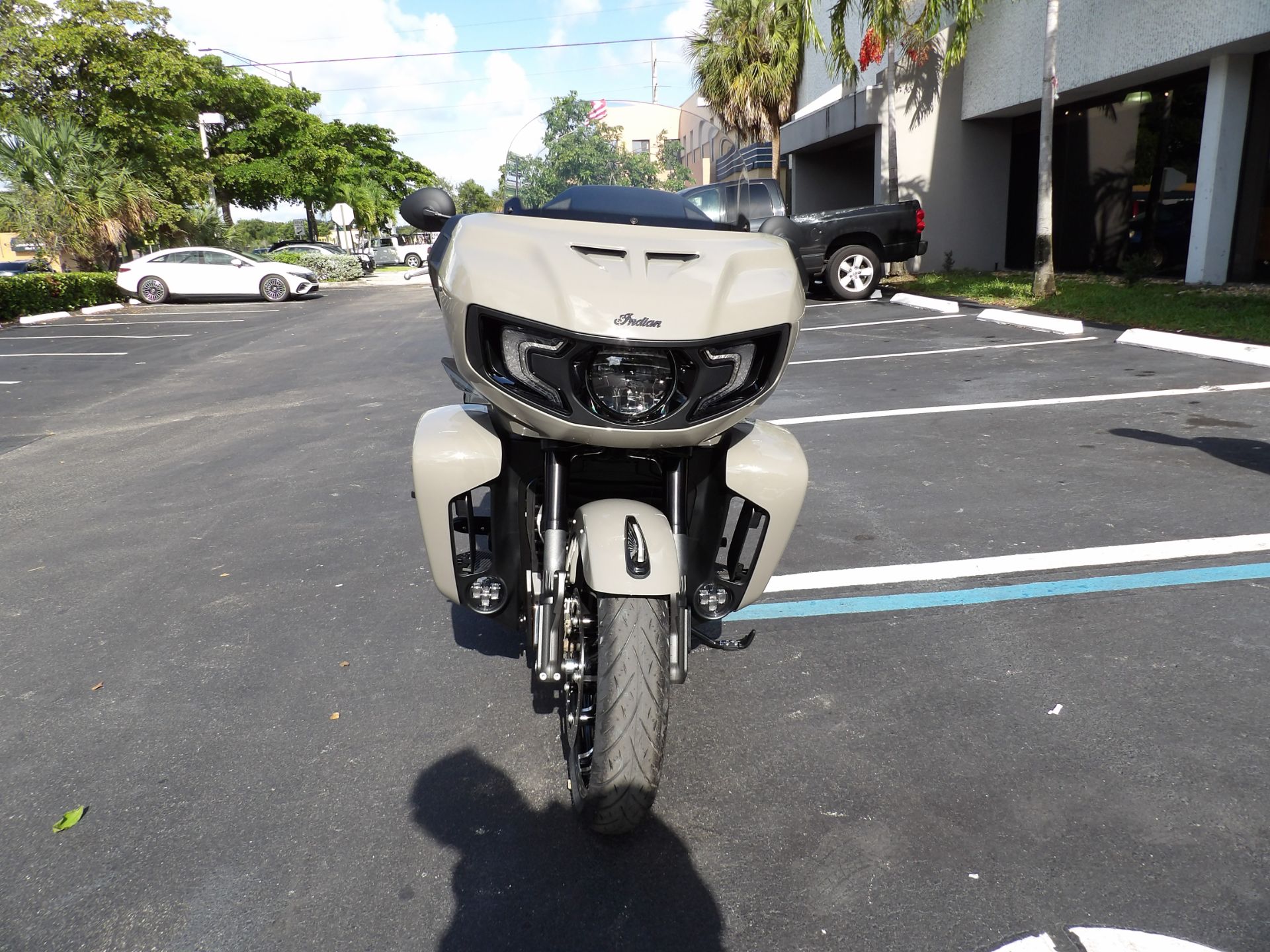 2023 Indian Motorcycle Pursuit® Dark Horse® Icon with Premium Package in Fort Lauderdale, Florida - Photo 8