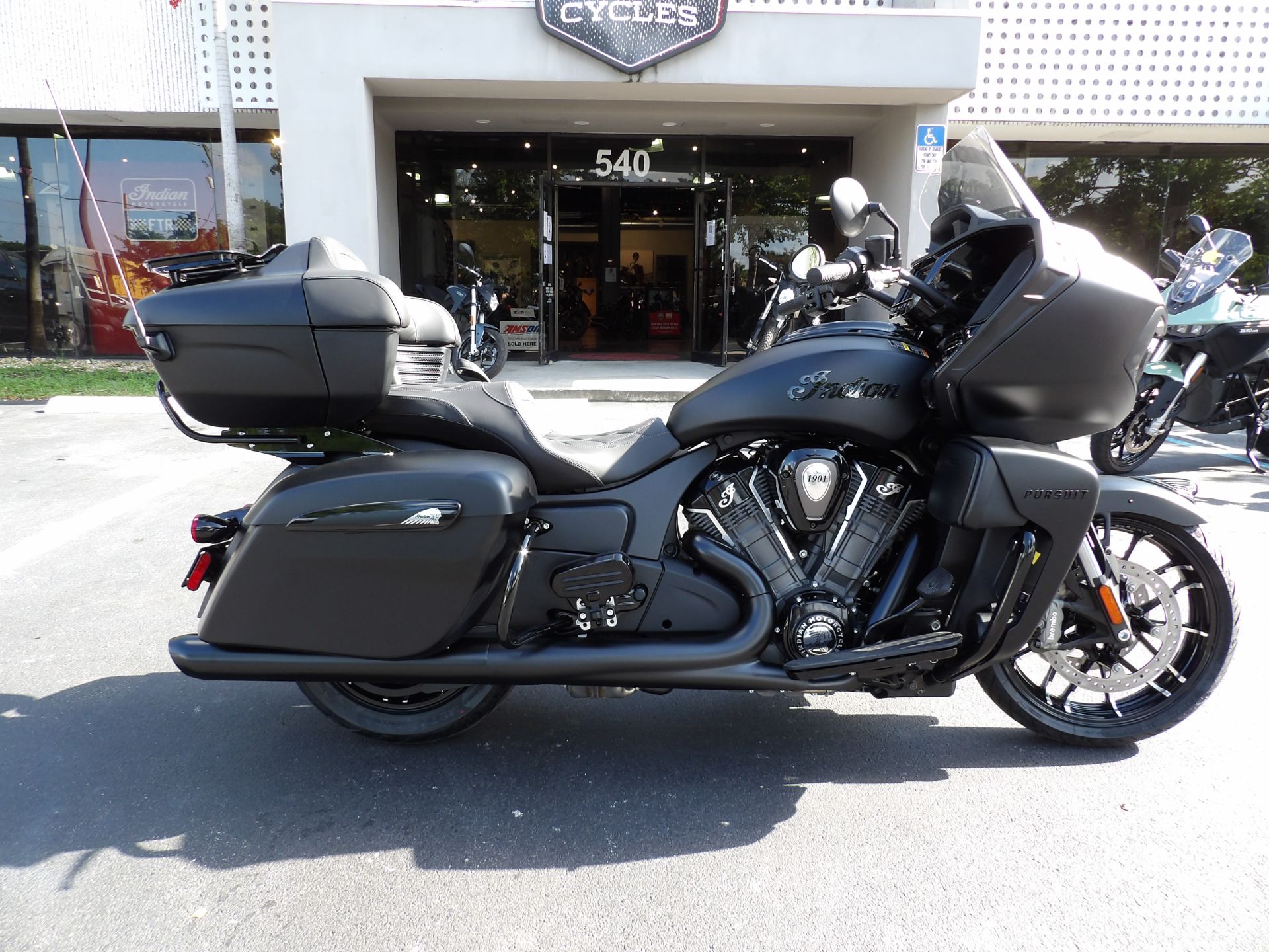 2023 Indian Motorcycle Pursuit® Dark Horse® with Premium Package in Fort Lauderdale, Florida - Photo 2
