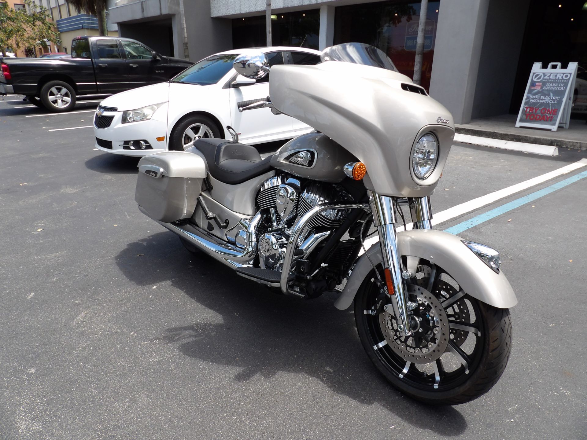 2022 Indian Motorcycle Chieftain® Limited in Fort Lauderdale, Florida - Photo 9