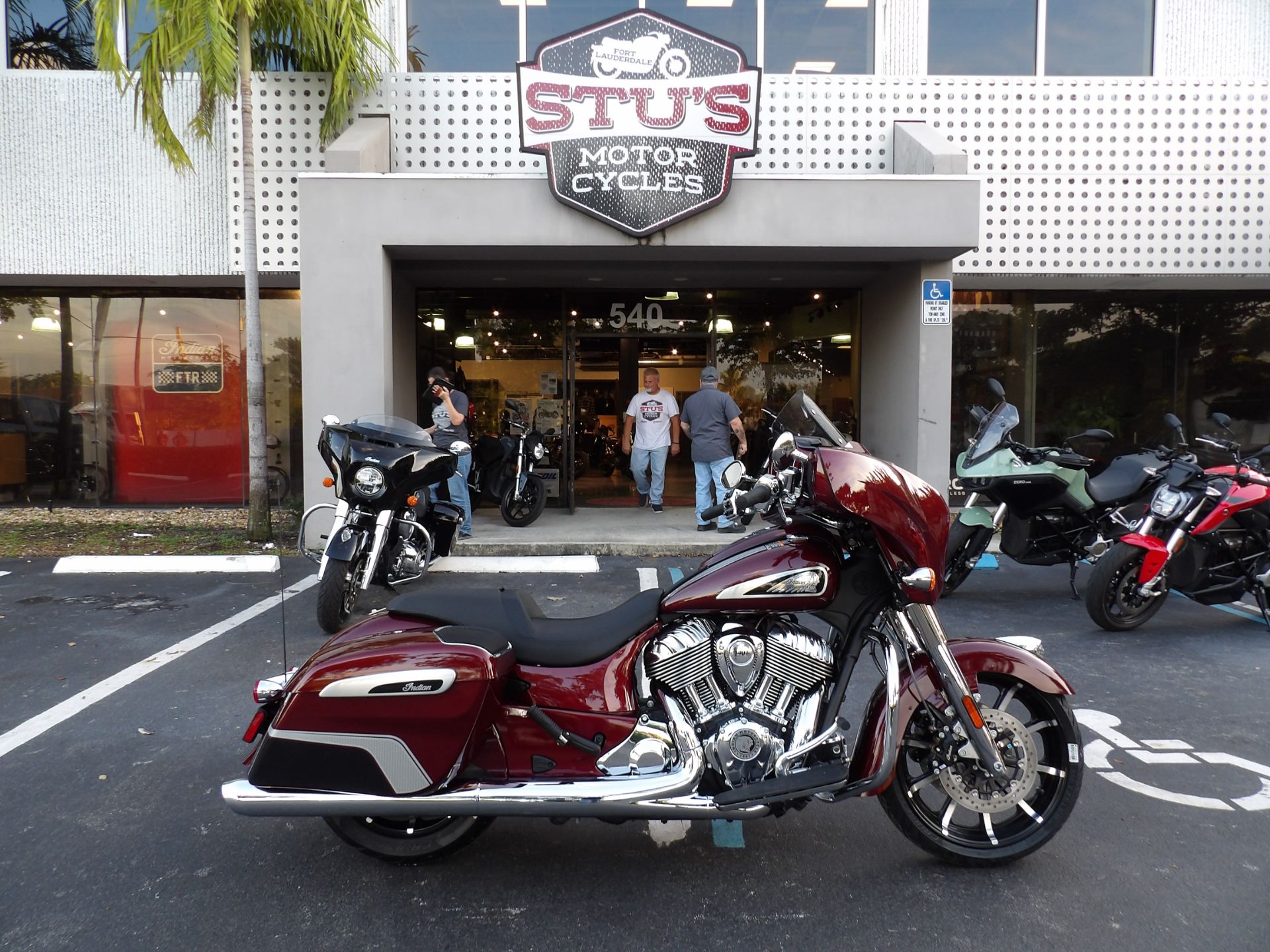 2024 Indian Motorcycle Chieftain® Limited with PowerBand Audio Package in Fort Lauderdale, Florida - Photo 1