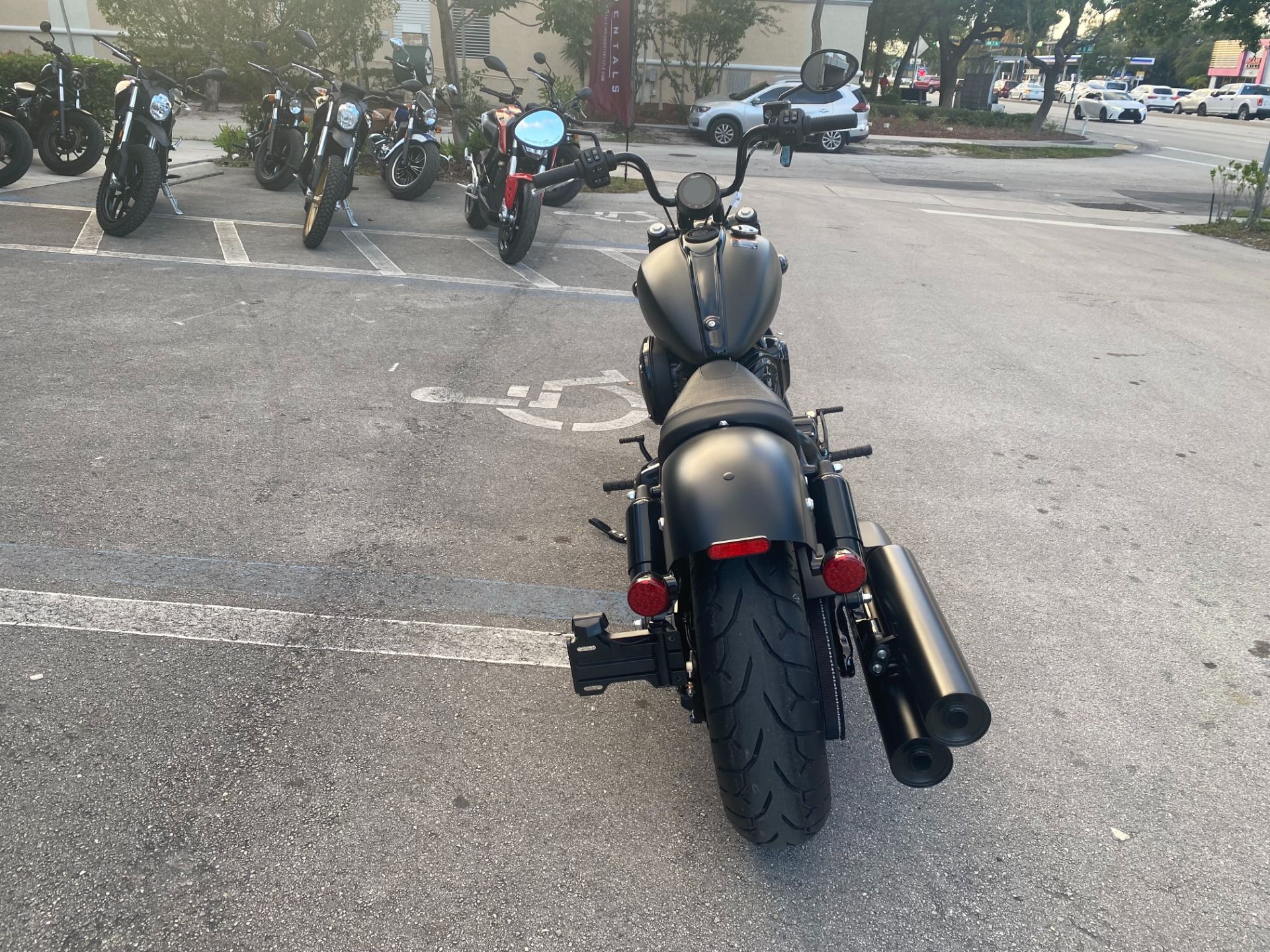 2023 Indian Motorcycle Chief Bobber Dark Horse® in Fort Lauderdale, Florida - Photo 4