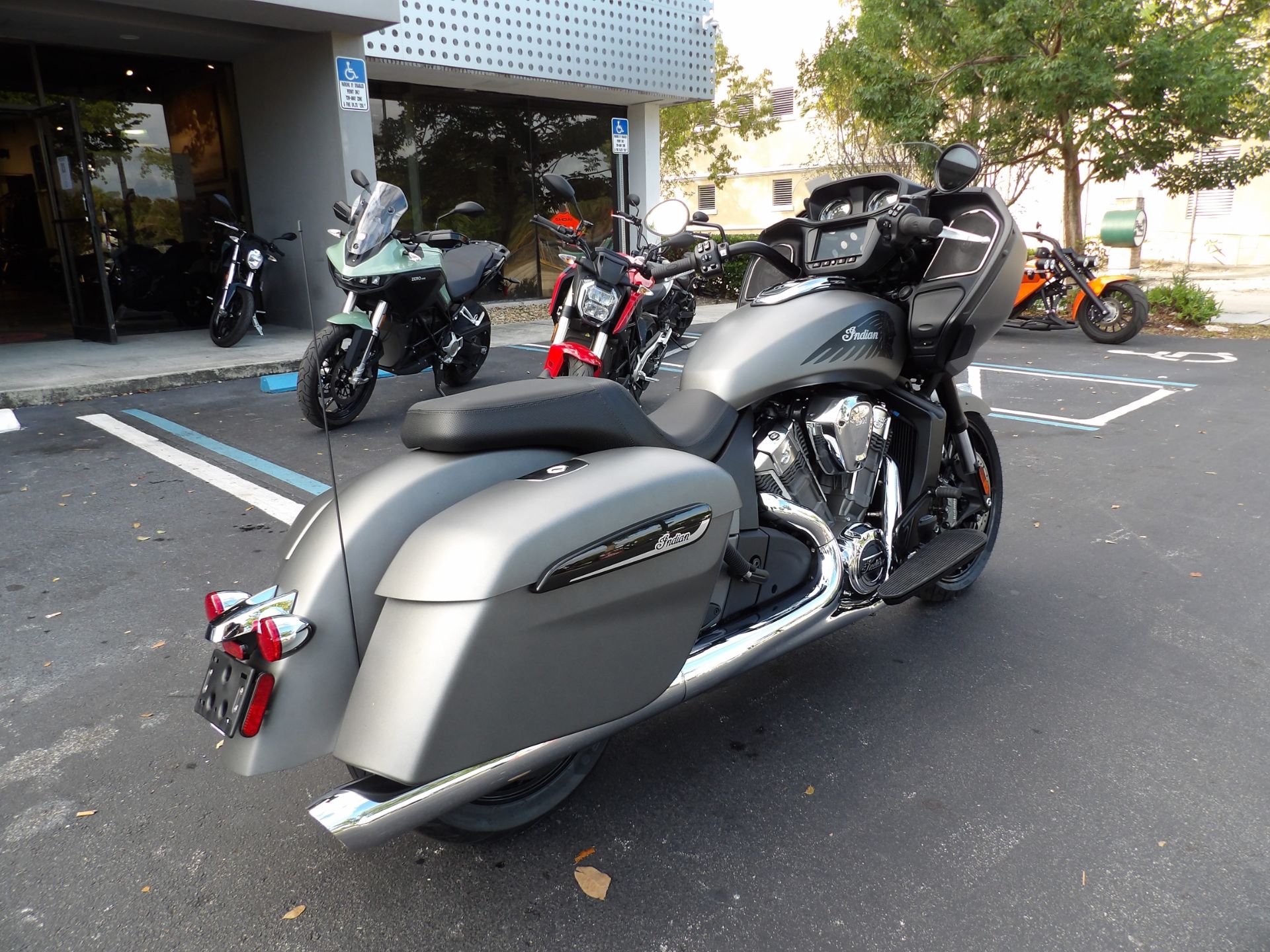 2023 Indian Motorcycle Challenger® in Fort Lauderdale, Florida - Photo 3
