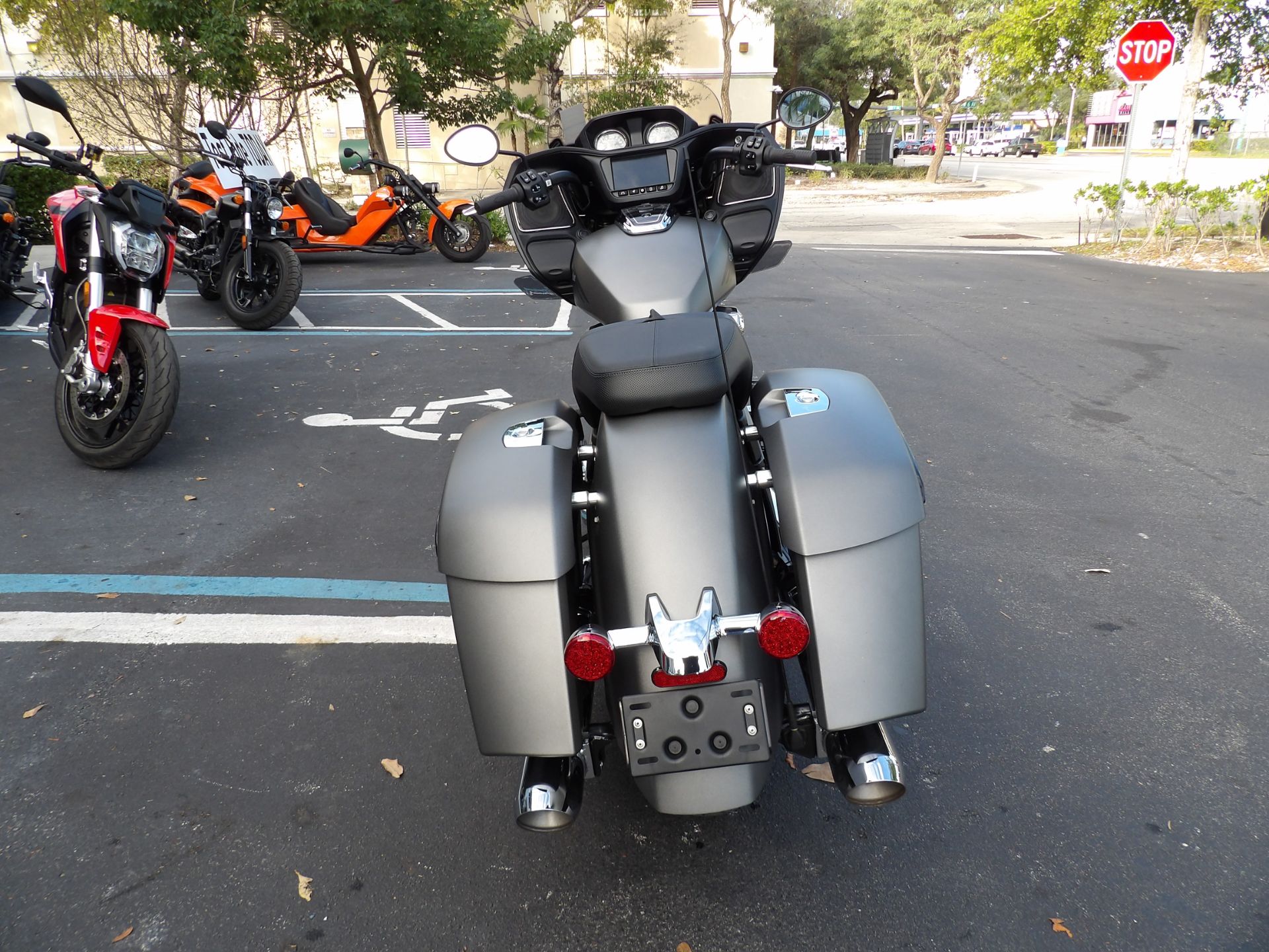 2023 Indian Motorcycle Challenger® in Fort Lauderdale, Florida - Photo 4