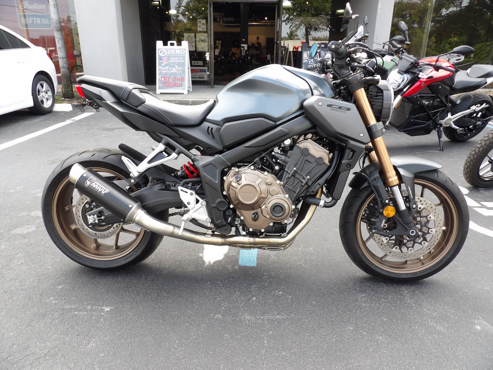 2023 Honda CB650R ABS in Fort Lauderdale, Florida - Photo 2