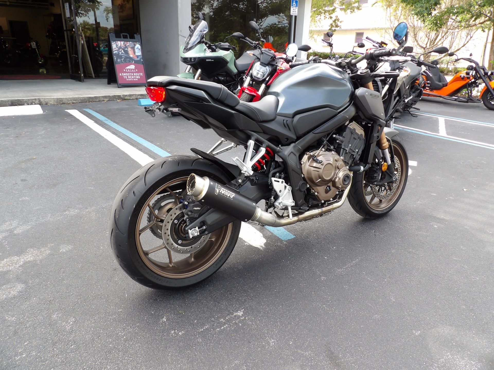 2023 Honda CB650R ABS in Fort Lauderdale, Florida - Photo 3