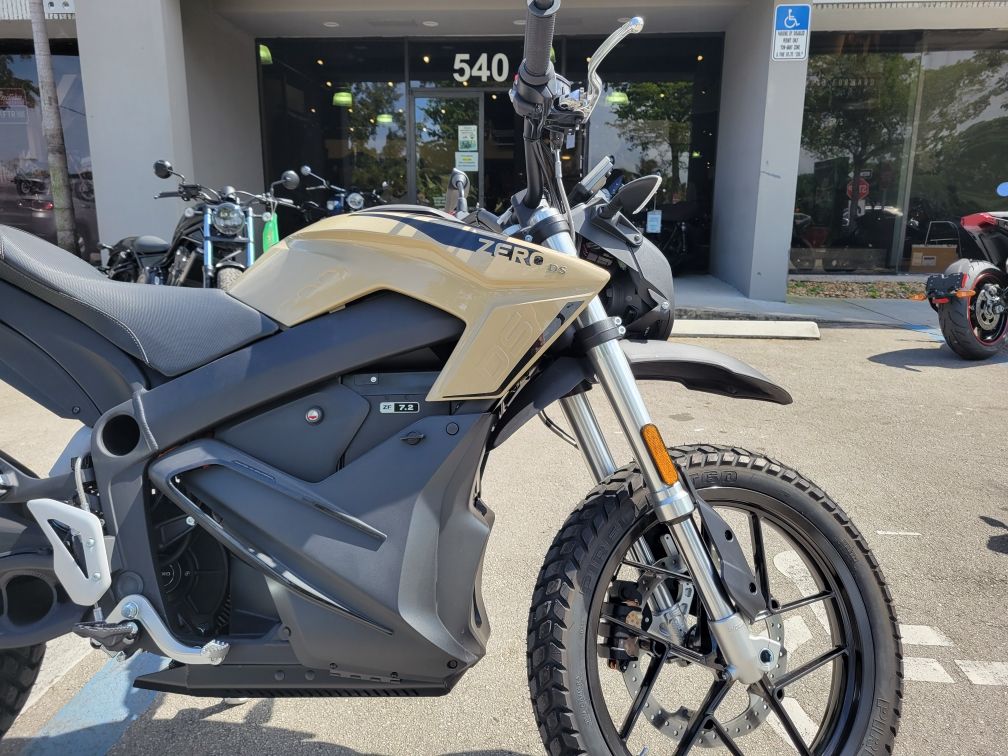 2023 Zero Motorcycles DS ZF7.2 in Fort Lauderdale, Florida - Photo 2