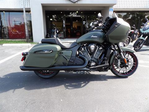 2023 Indian Motorcycle Challenger® Dark Horse® Icon in Fort Lauderdale, Florida - Photo 2