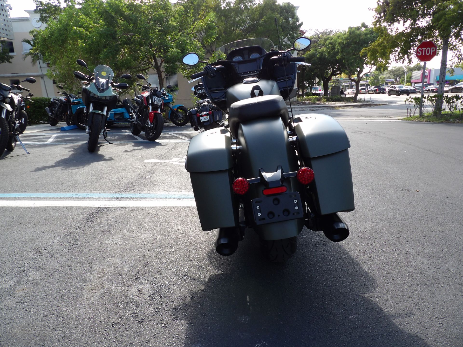 2023 Indian Motorcycle Challenger® Dark Horse® Icon in Fort Lauderdale, Florida - Photo 4