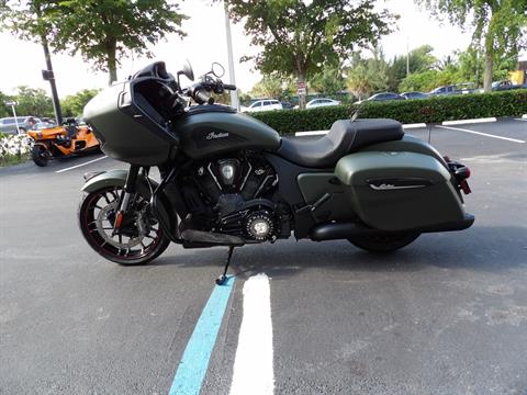 2023 Indian Motorcycle Challenger® Dark Horse® Icon in Fort Lauderdale, Florida - Photo 6