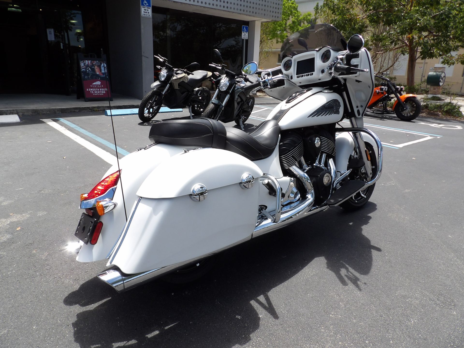 2018 Indian Motorcycle Chieftain® Limited ABS in Fort Lauderdale, Florida - Photo 3