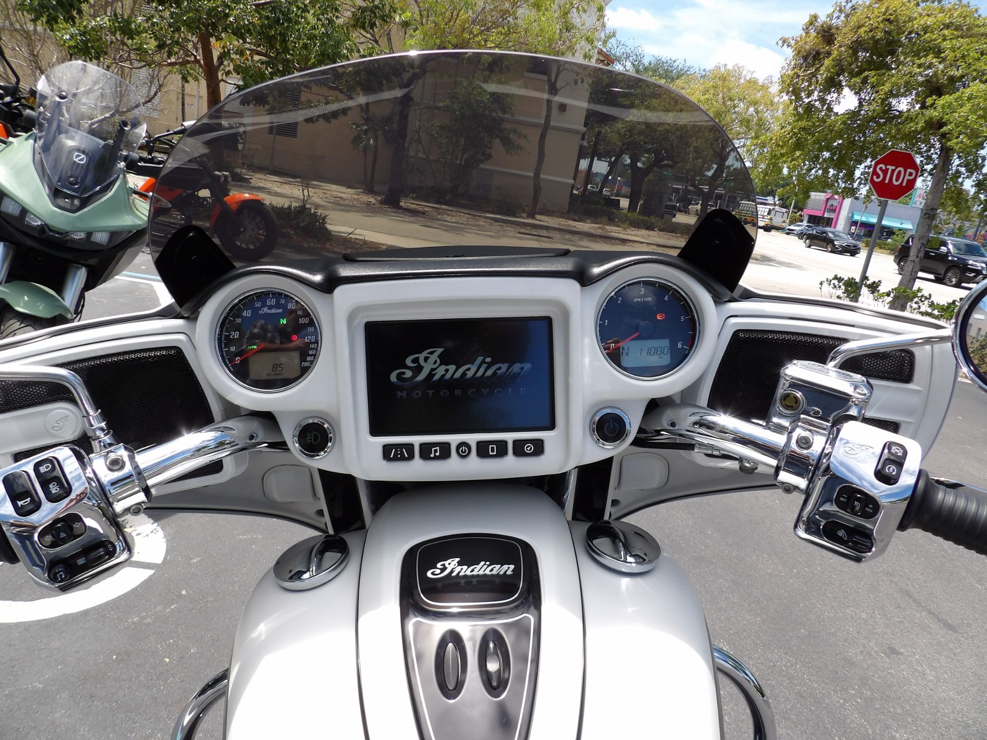 2018 Indian Motorcycle Chieftain® Limited ABS in Fort Lauderdale, Florida - Photo 10