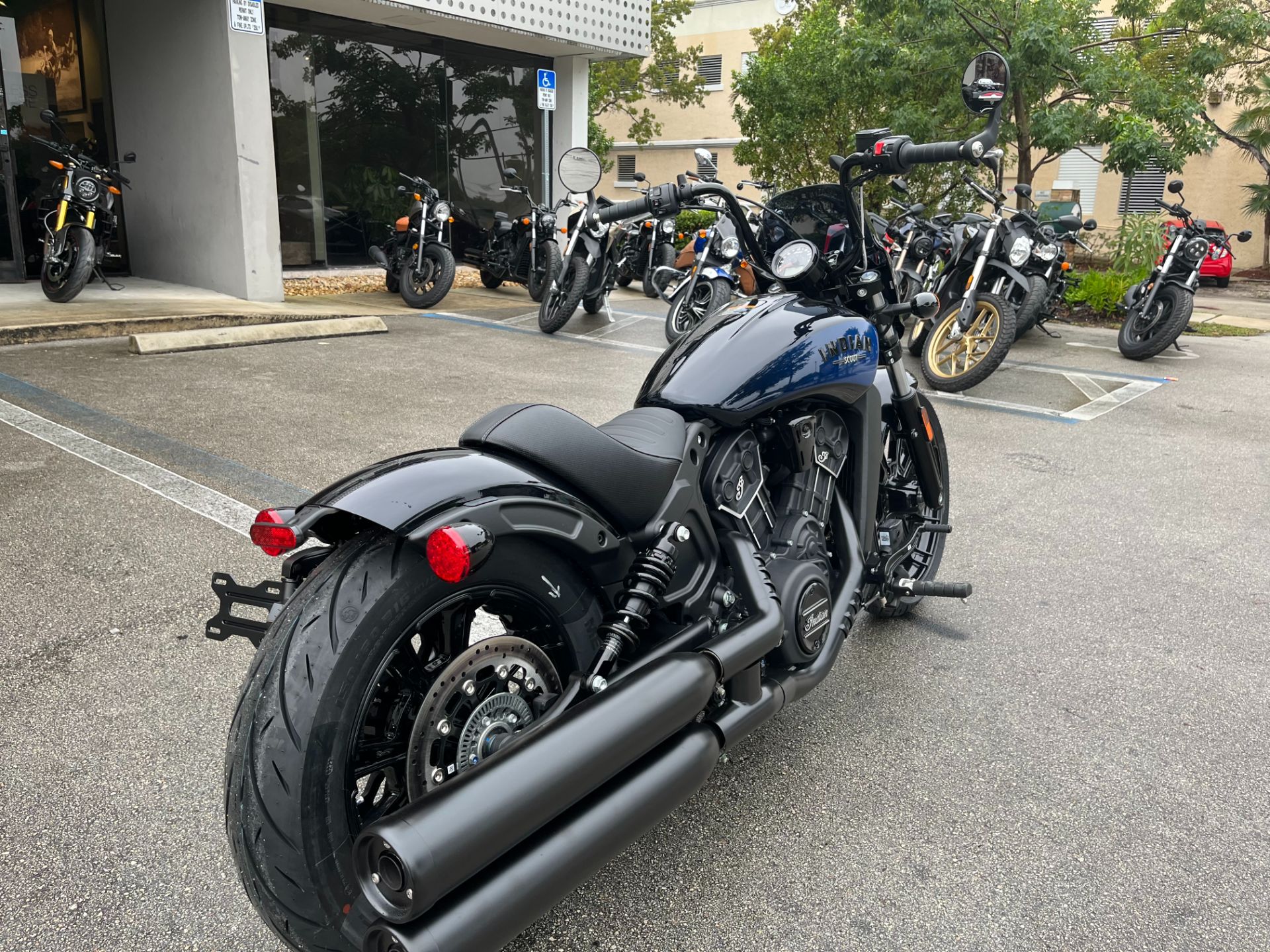 2023 Indian Motorcycle Scout® Rogue ABS Icon in Fort Lauderdale, Florida - Photo 3