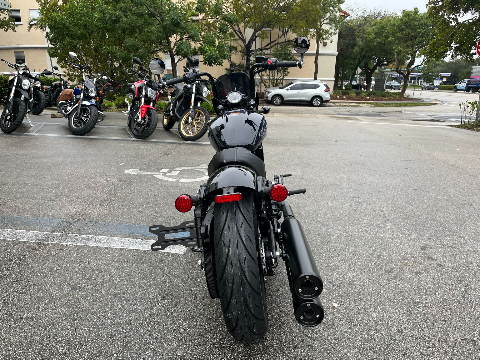 2023 Indian Motorcycle Scout® Rogue ABS Icon in Fort Lauderdale, Florida - Photo 4