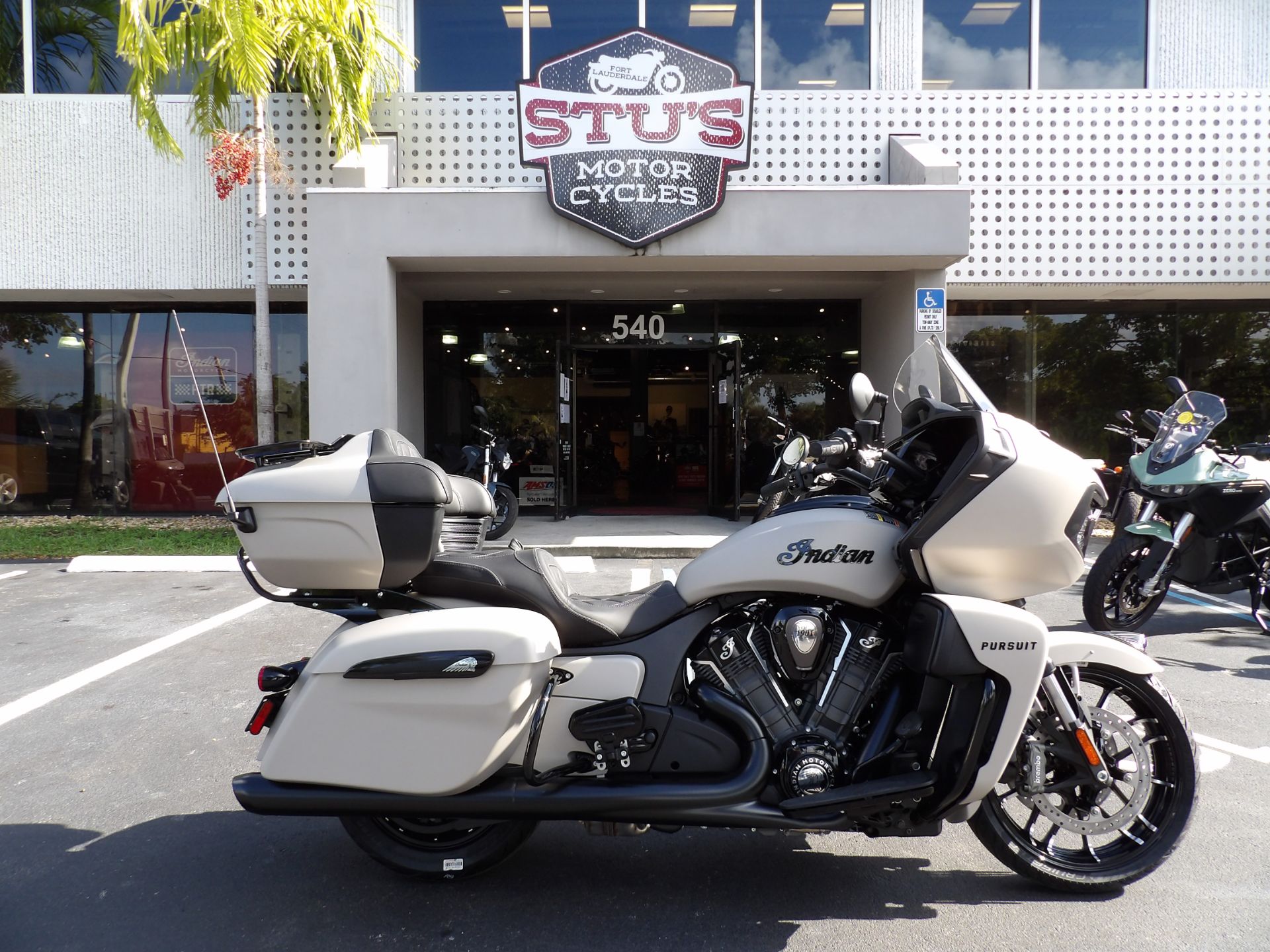 2023 Indian Motorcycle Pursuit® Dark Horse® with Premium Package in Fort Lauderdale, Florida - Photo 1