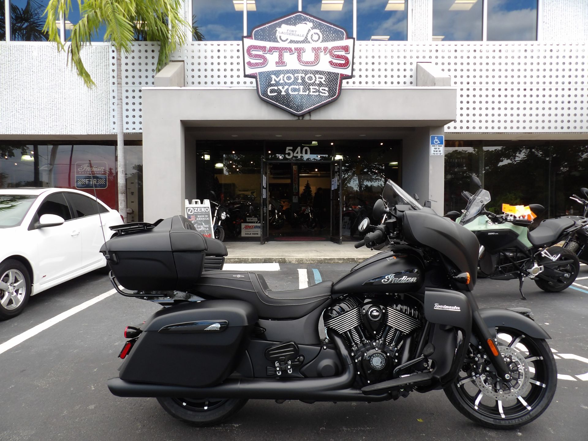 2023 Indian Motorcycle Roadmaster® Dark Horse® in Fort Lauderdale, Florida - Photo 1